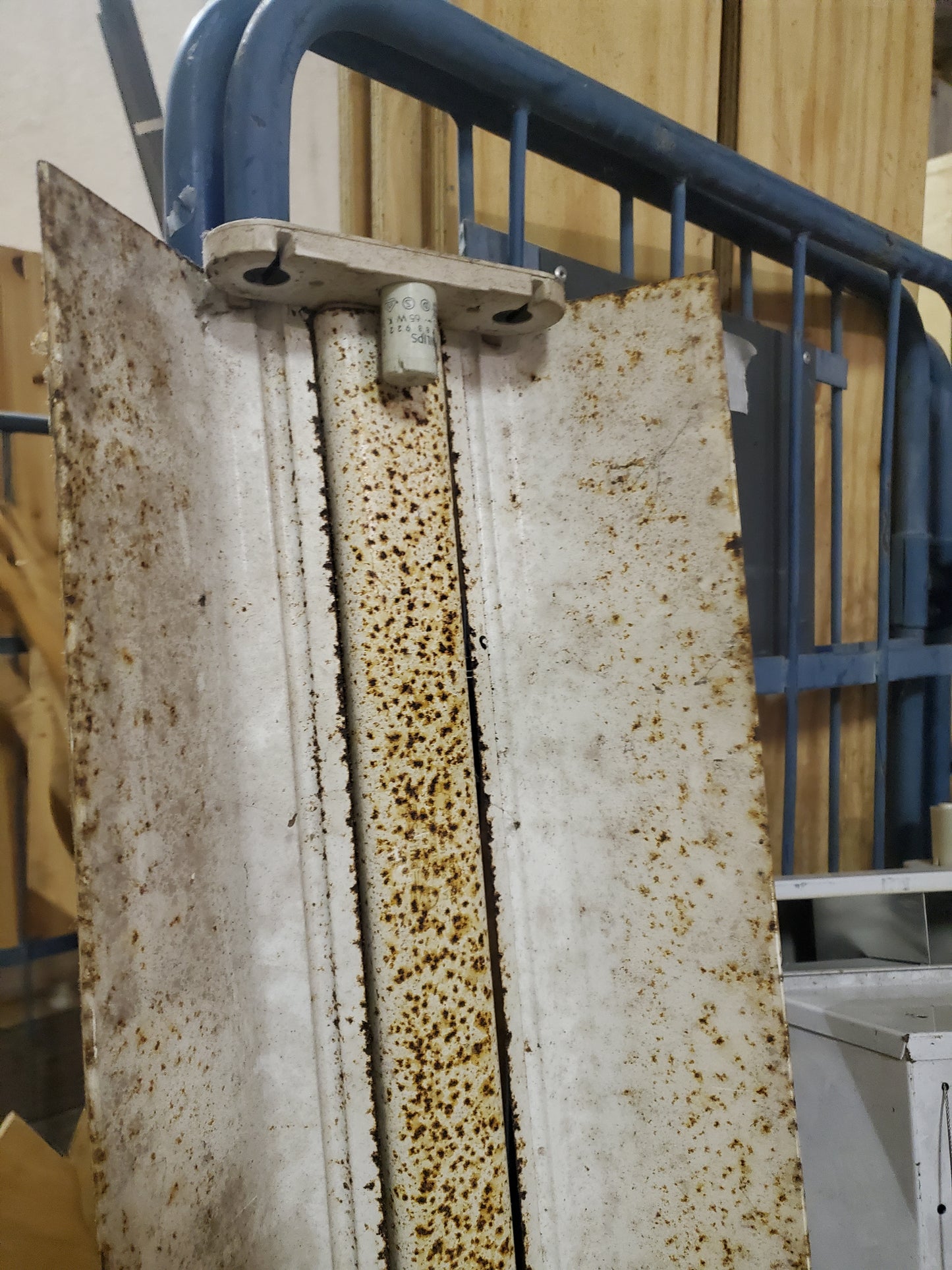 Plafonnier à néons