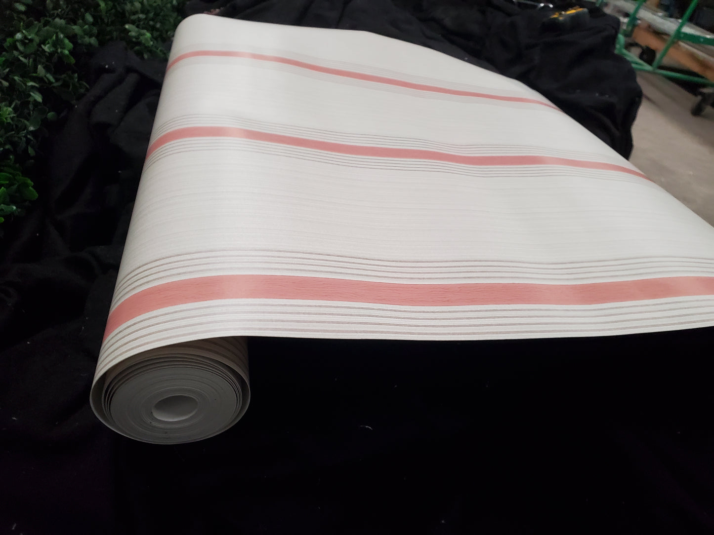 Papier peint - Little Greene - Cavendish stripe Blush red (PP13)