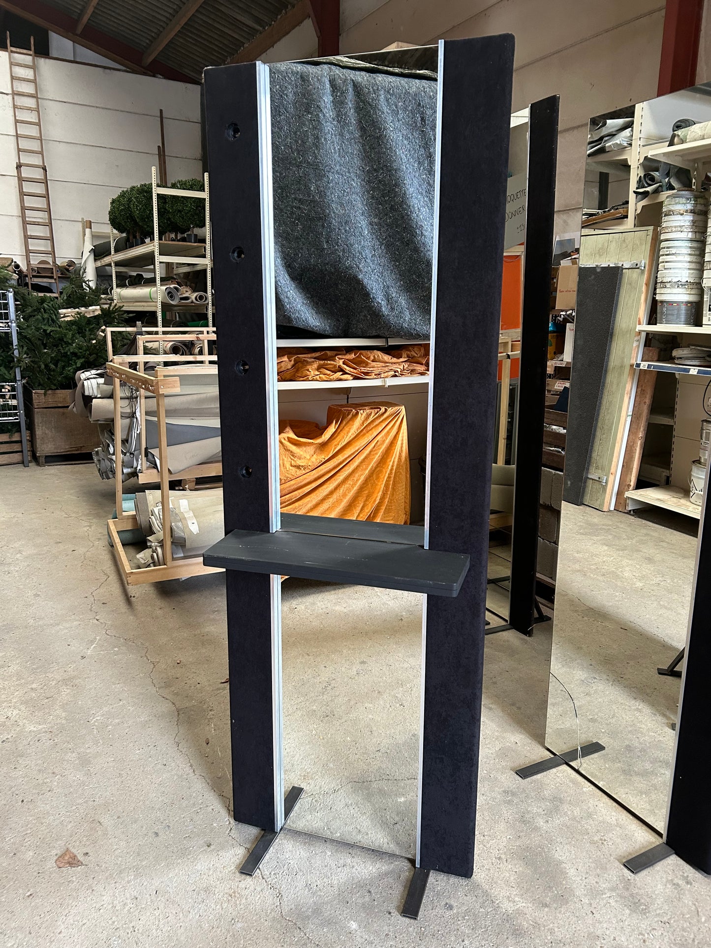 Miroirs autoportants avec éclairage et tablette intégrés