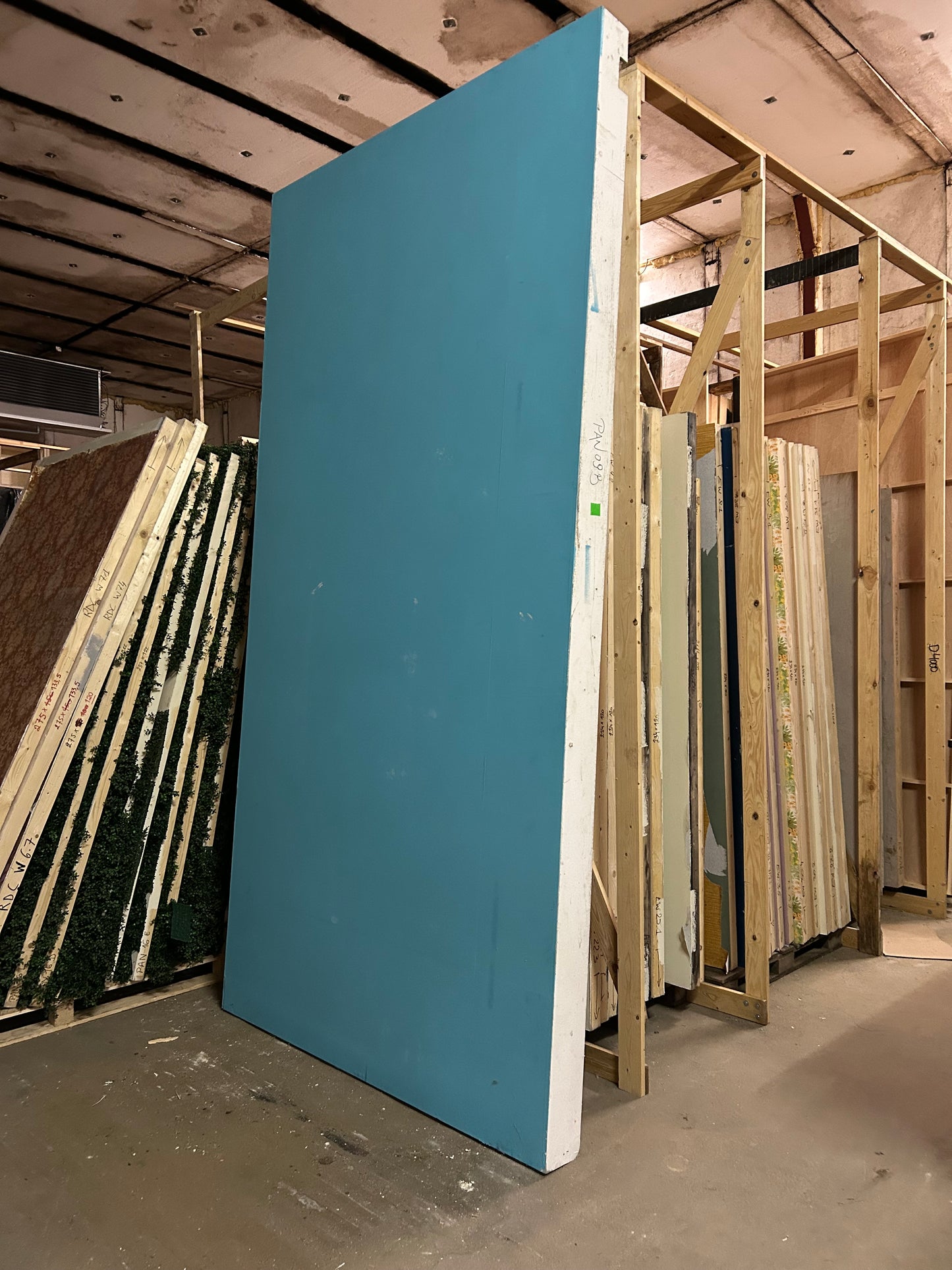 Feuille Décor / Panneau sur châssis - MDF peint (355x180x16)