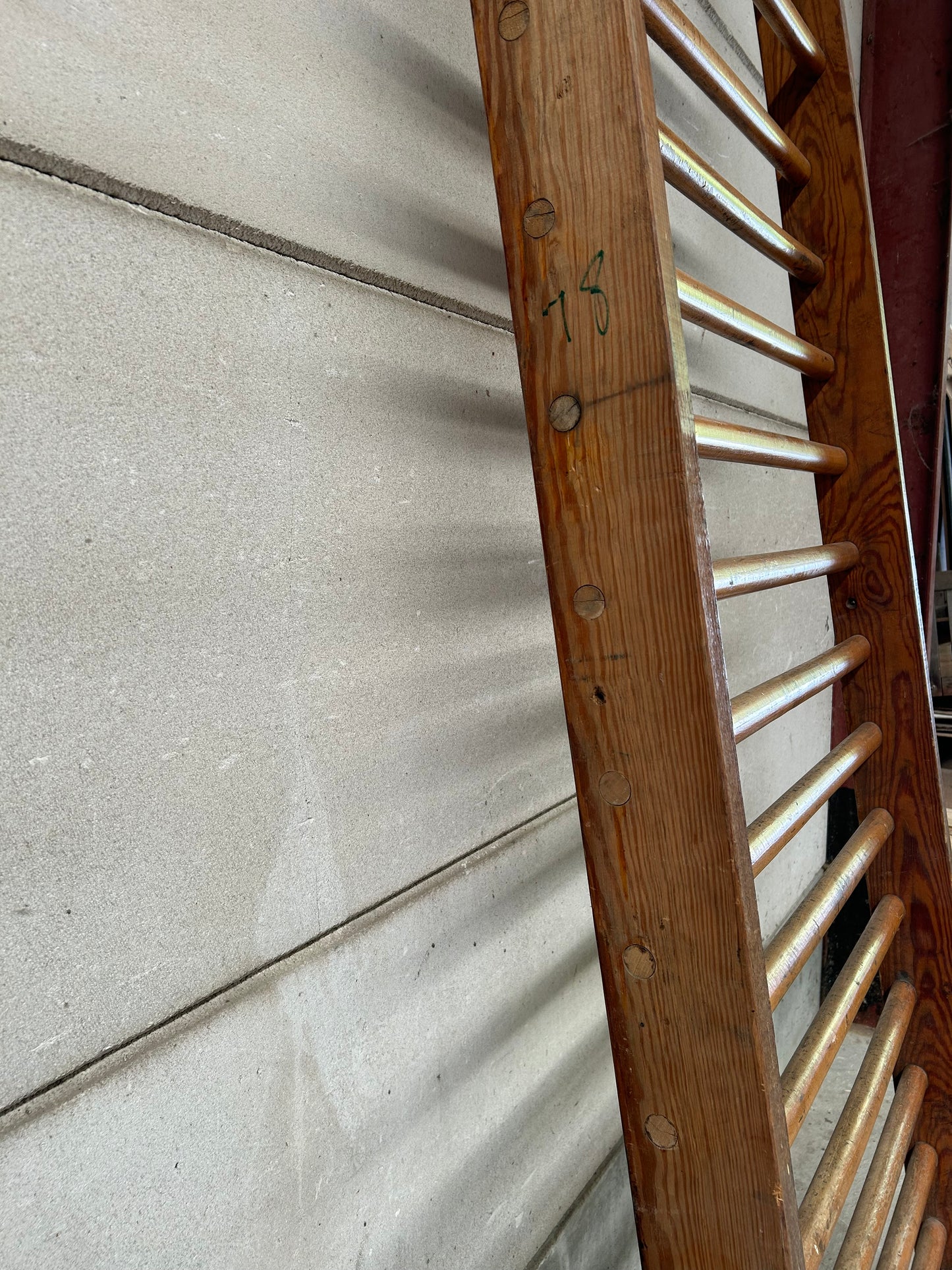 Espalier de gymnase ancien