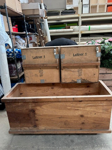 Caisses de transport en bois de différentes dimensions