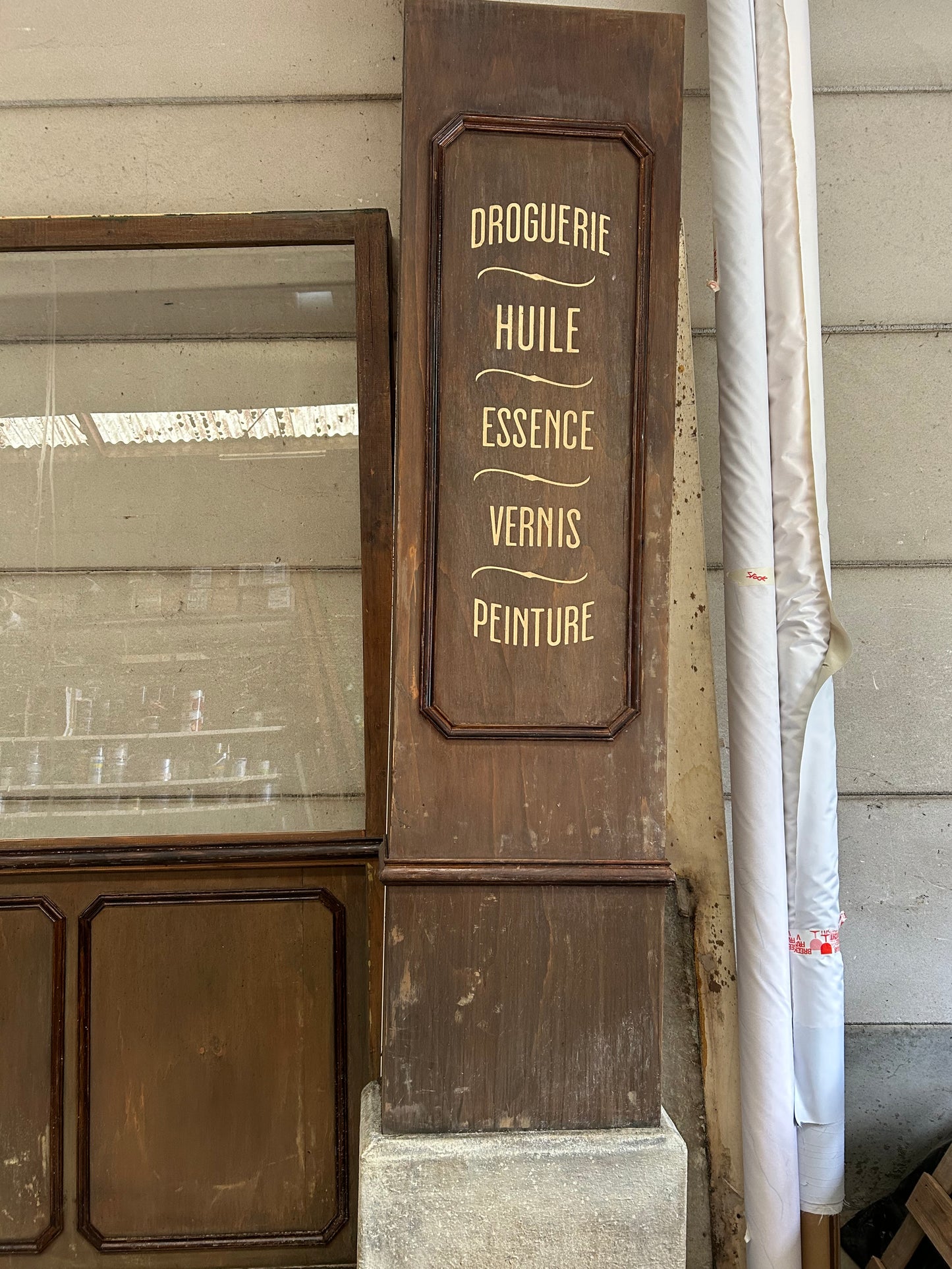 Façade de quincaillerie