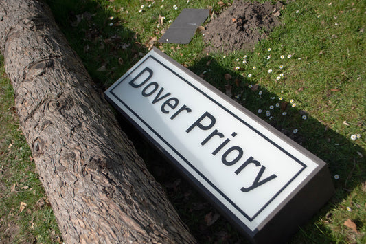 Enseigne à éclairer