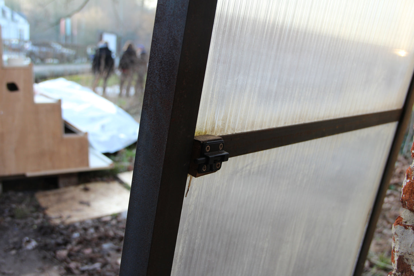 Porte metal vitrée (PO43)