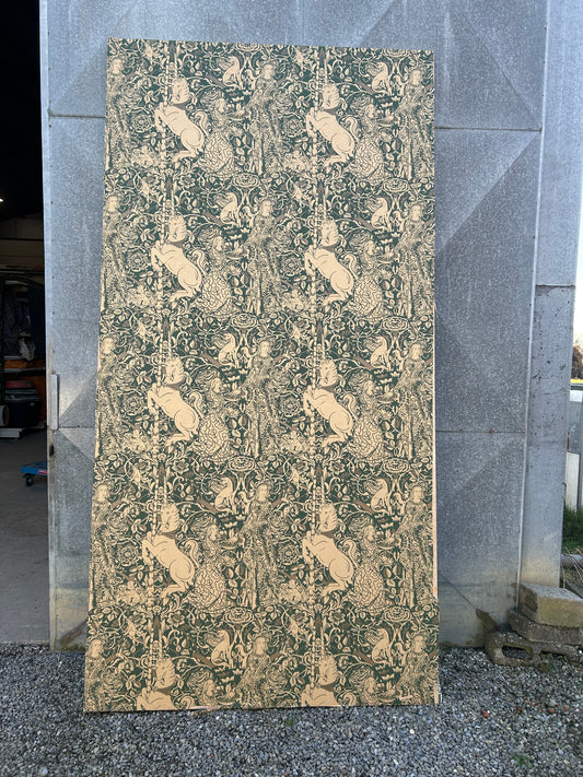 Feuille décor / Panneau sur châssis - bois (295 x 150 x 6,5) tapissés peints verts avec ornements dorés