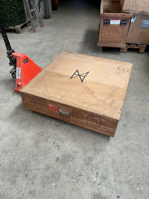 Caisses de transport en bois de différentes dimensions