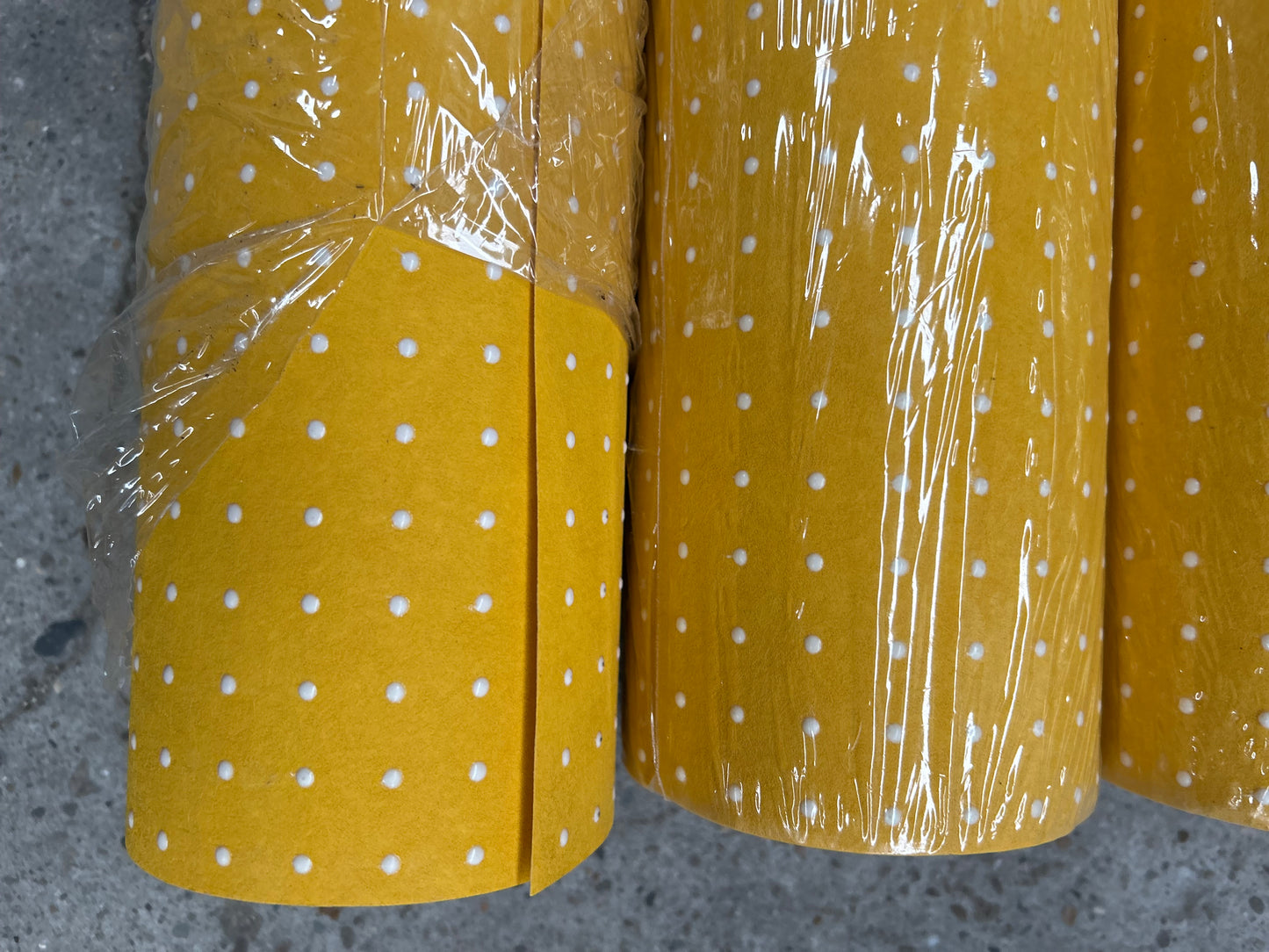 Papier peint intissé Arte - Le Corbusier - Dots - Jaune Soleil (31022)