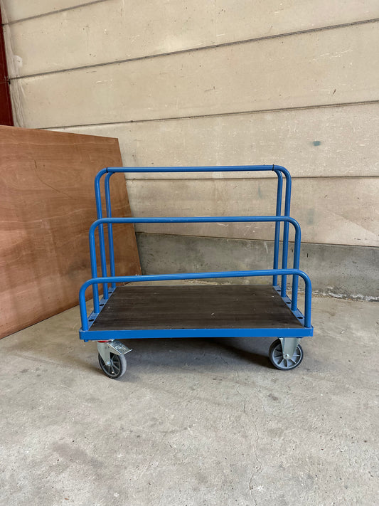 Plateau sur roulettes