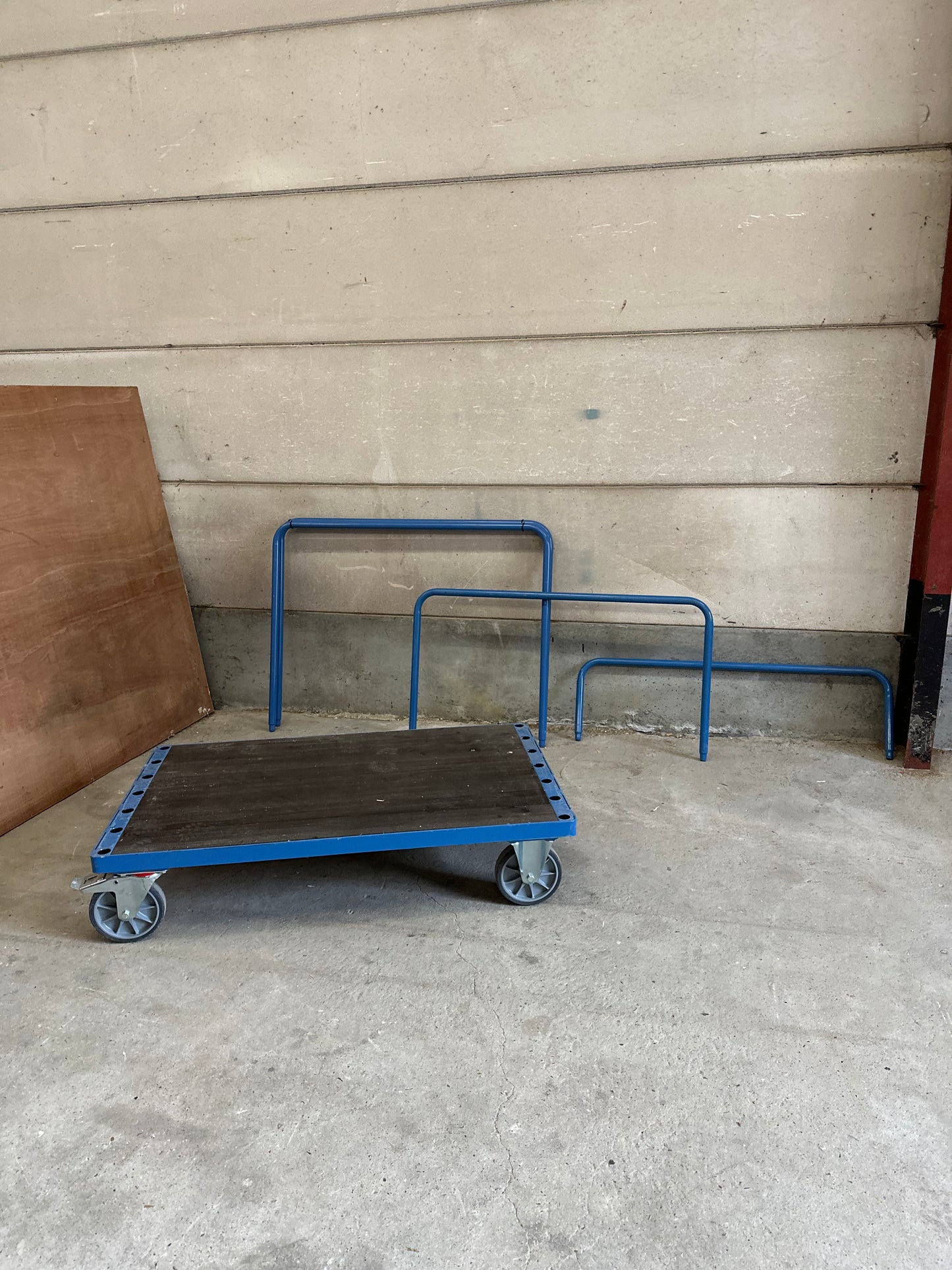 Plateau sur roulettes